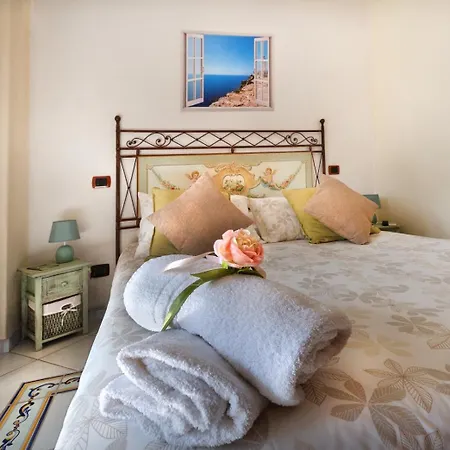 La Finestra Sul Mare לינה וארוחת בוקר
