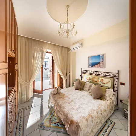 La Finestra Sul Mare 4* איסקיה