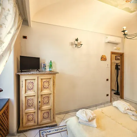 La Finestra Sul Mare לינה וארוחת בוקר