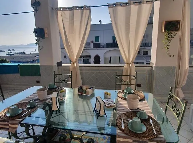 La Finestra Sul Mare 住宿加早餐酒店 伊斯基亚