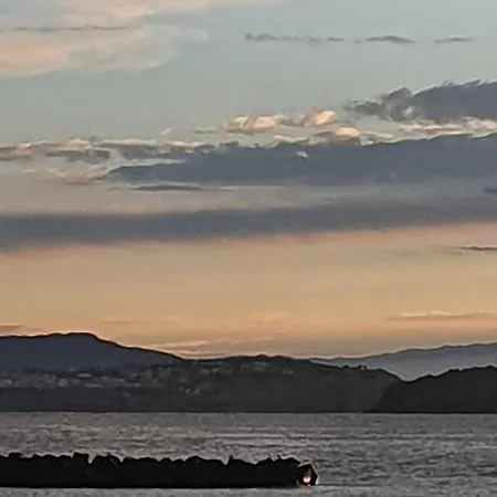 La Finestra Sul Mare Bed and Breakfast Ίσκια