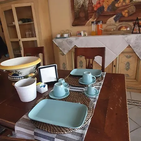La Finestra Sul Mare Bed and Breakfast Ίσκια